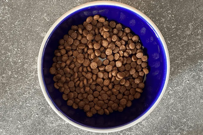 Kleine, nicht zu trockene Briketts von The Better Cat Better Bird