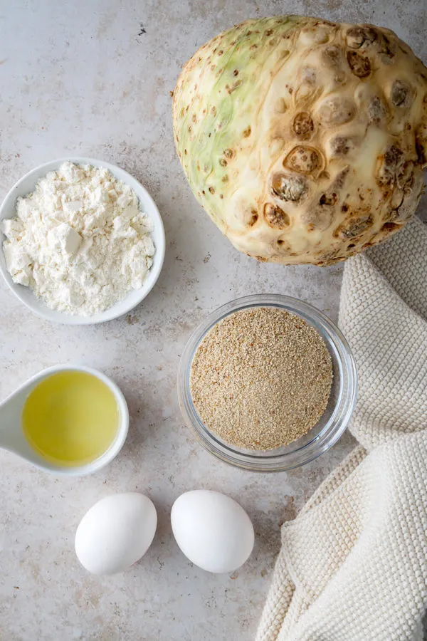 Knollensellerie als Basis für Schnitzel