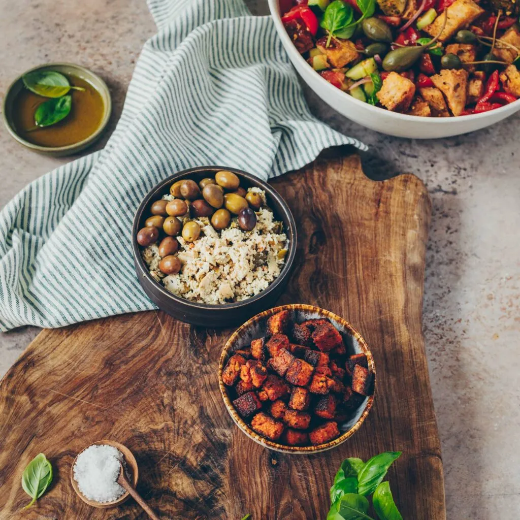 Knusprig gebratener Tofu Rosso für ein sommerliches Tofugericht