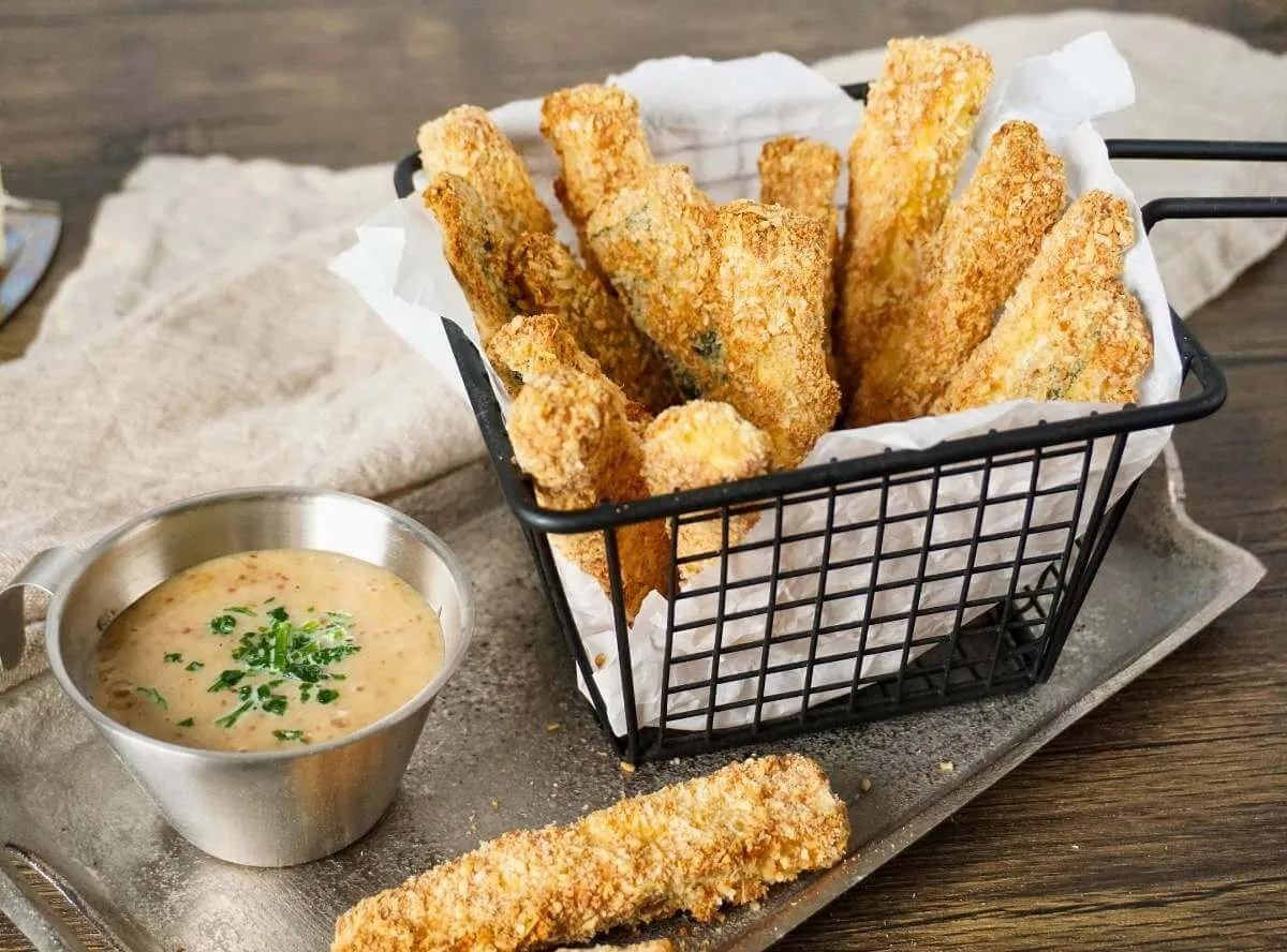 Knusprige Zucchini Pommes mit Parmesan