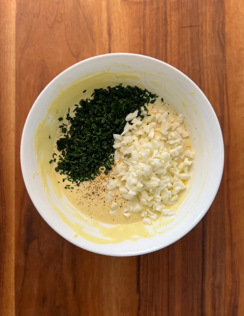 Kräuter werden untergehoben