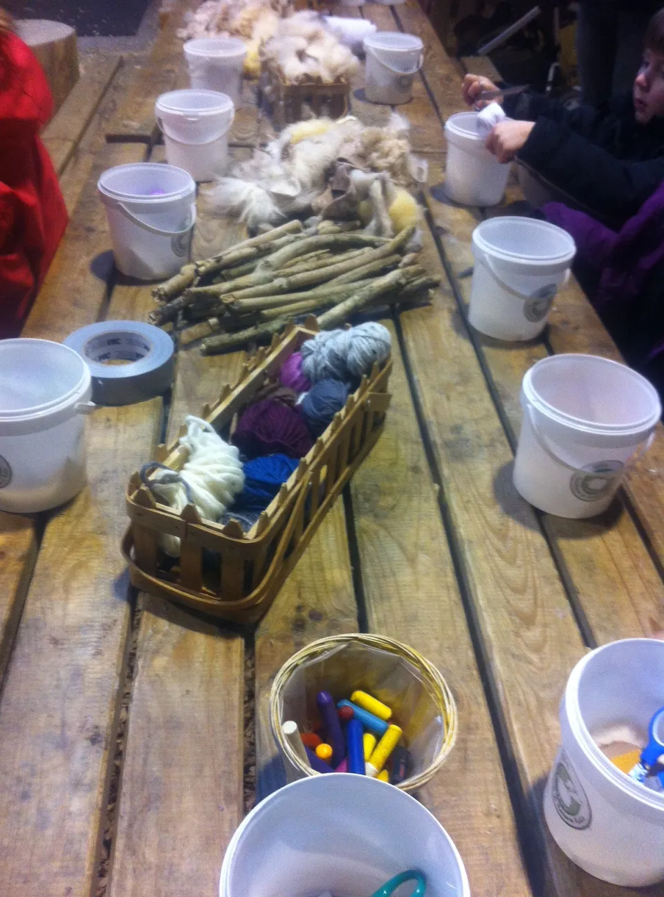 Kreativität kennt keine Grenzen: In der Jahreszeitenwerkstatt entstehen kleine Kunstwerke.