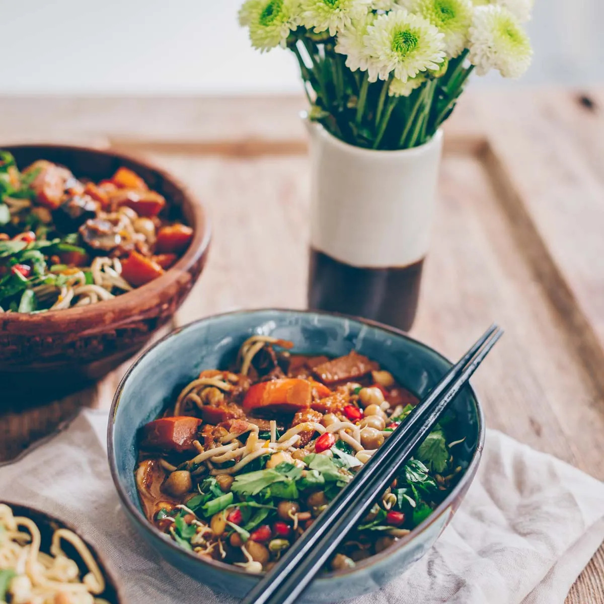 Kürbis Curry mit Kichererbsen und Mie-Nudeln