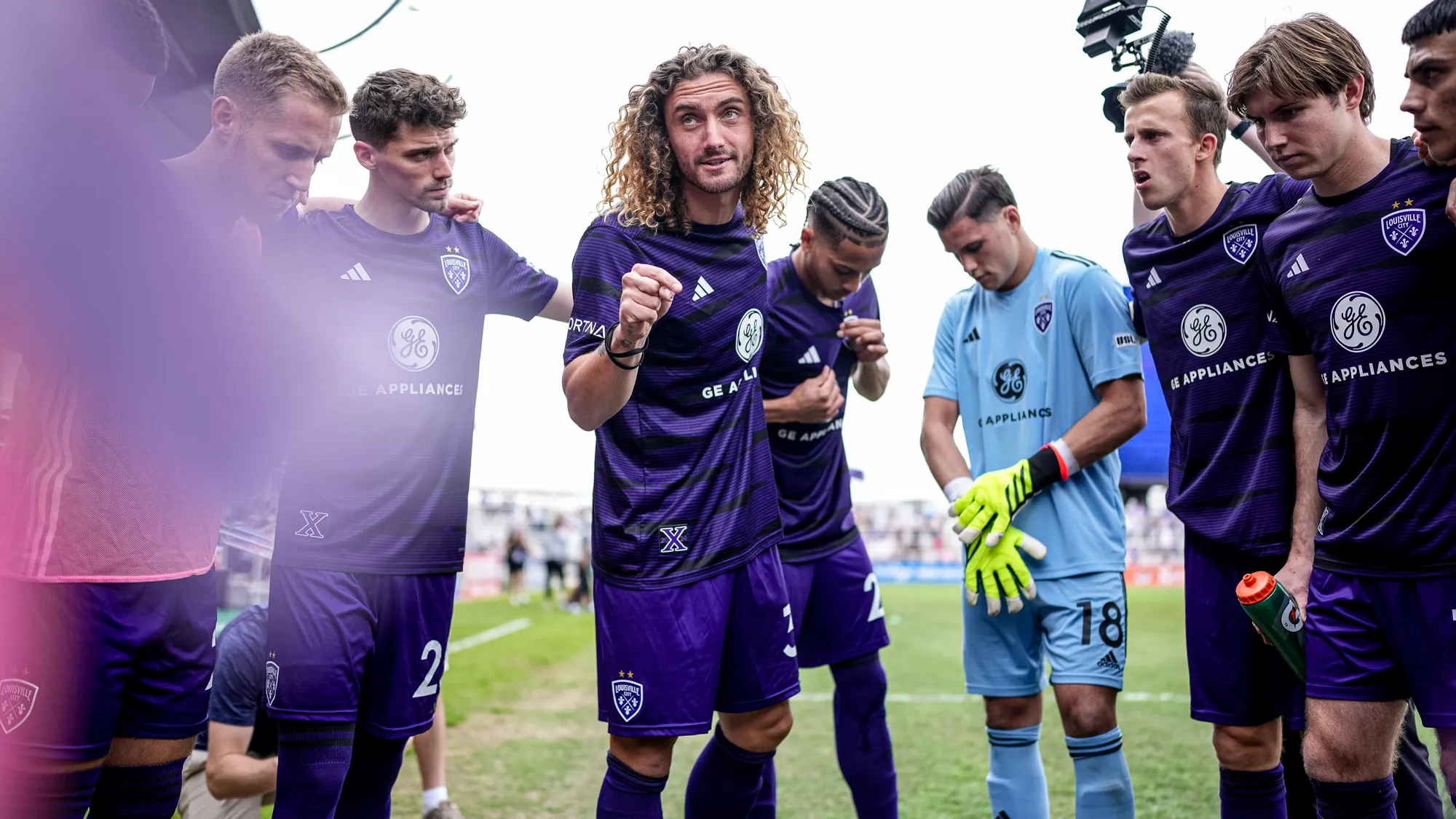 Kyle Adams, Kapitän von Louisville City FC, nach seiner Rückkehr von einer Fußverletzung beim Testspiel gegen Eintracht Frankfurt