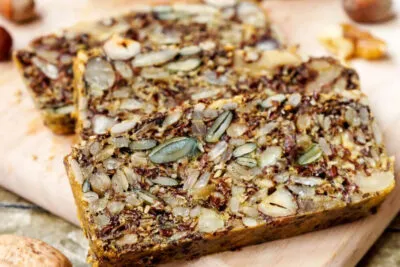 Low Carb Brot mit Nüssen und EIern