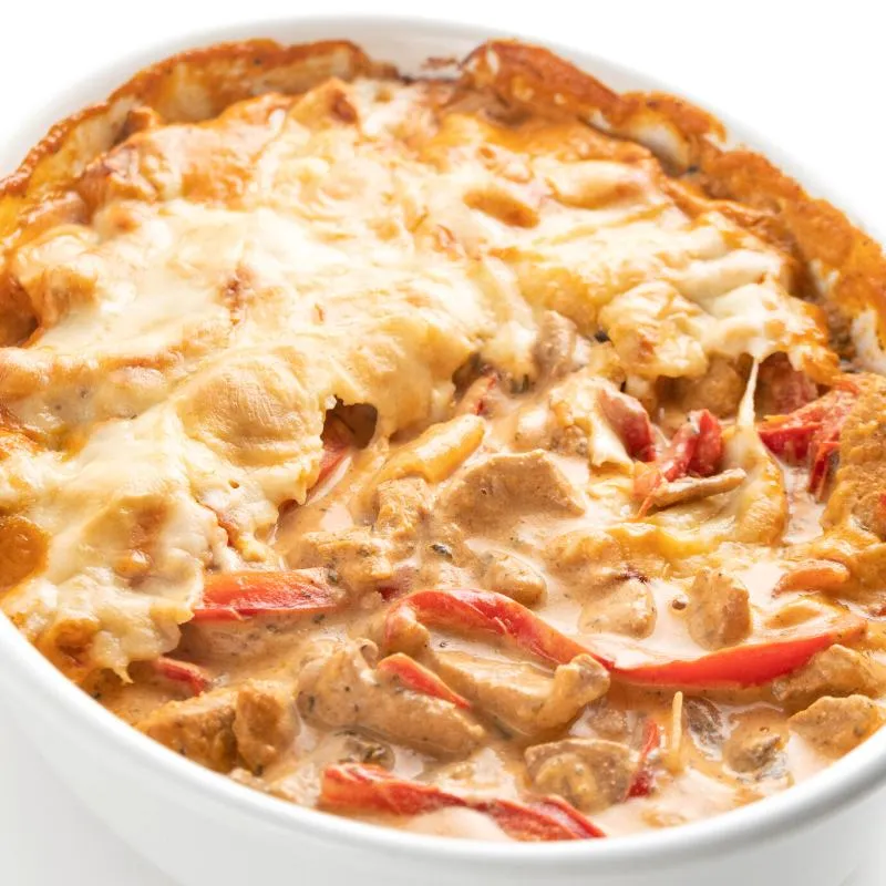 Low Carb Gyros-Auflauf mit einfacher Metaxa-Sauce mit Käse überbacken als Keto Abendessen Mobile Featured Image