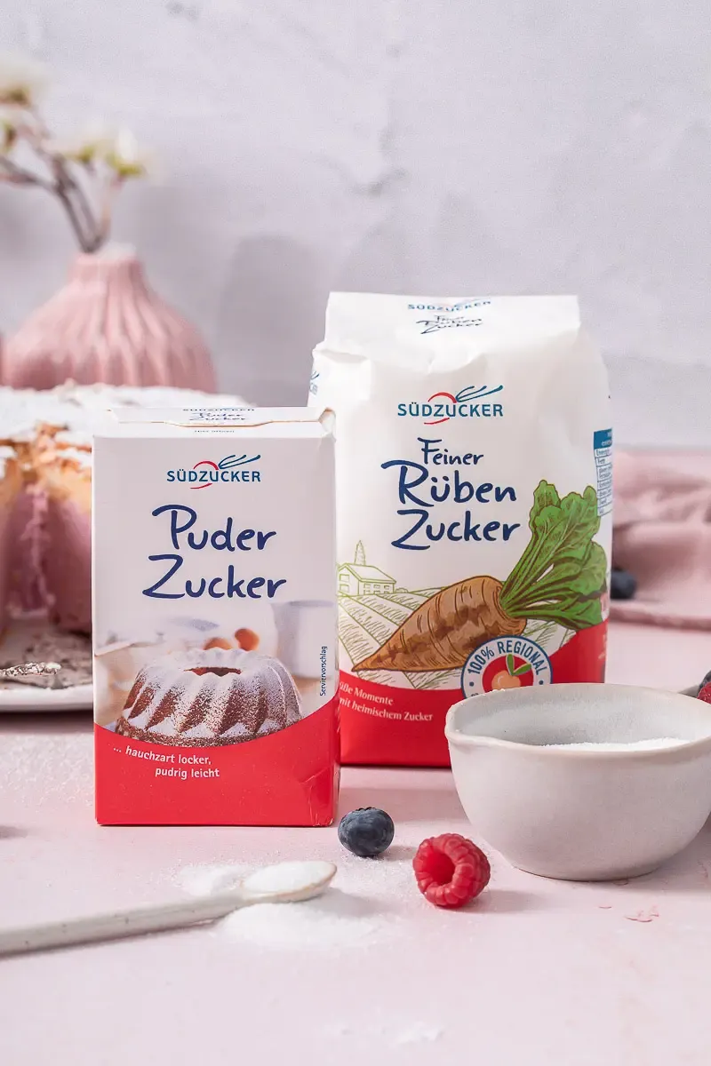 Luftiger Biskuitboden für die Beeren-Sahne-Torte