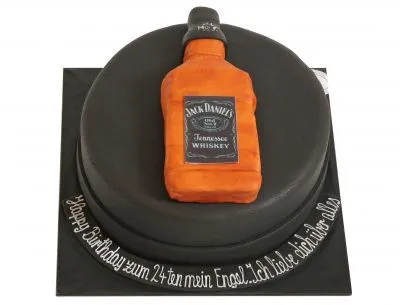 Lustige Geburtstagstorten für Männer mit verschiedenen deutschen Themen, darunter ein Bierkrug, ein Grill und ein Oldtimer