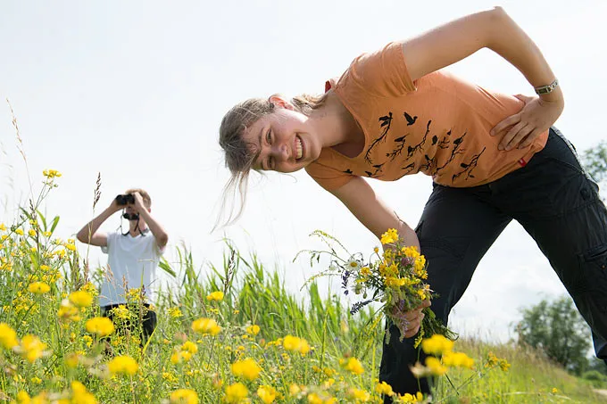 Mädchen und Naturbeobachter - Foto: Guido Rottmann
