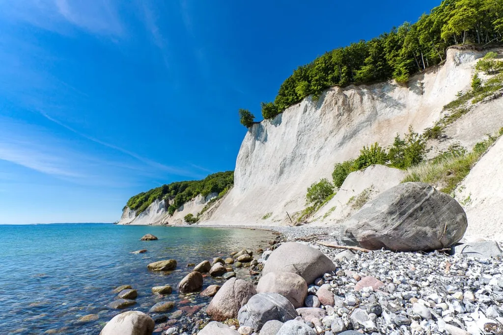 Majestätische Steilklippen im Nationalpark Jasmund auf Rügen