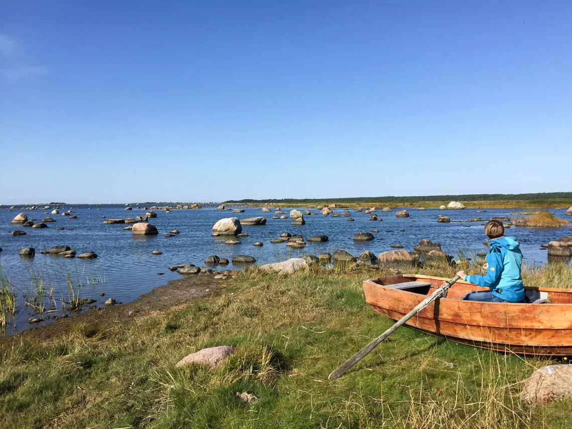 Malerische Küstenlandschaft von Estland auf einer Baltikum Rundreise