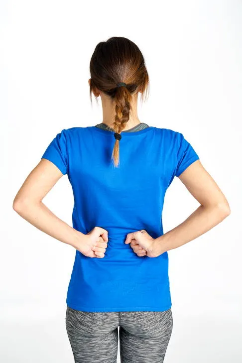 Massage des Musculus quadratus lumborum im unteren Bereich des Rückens