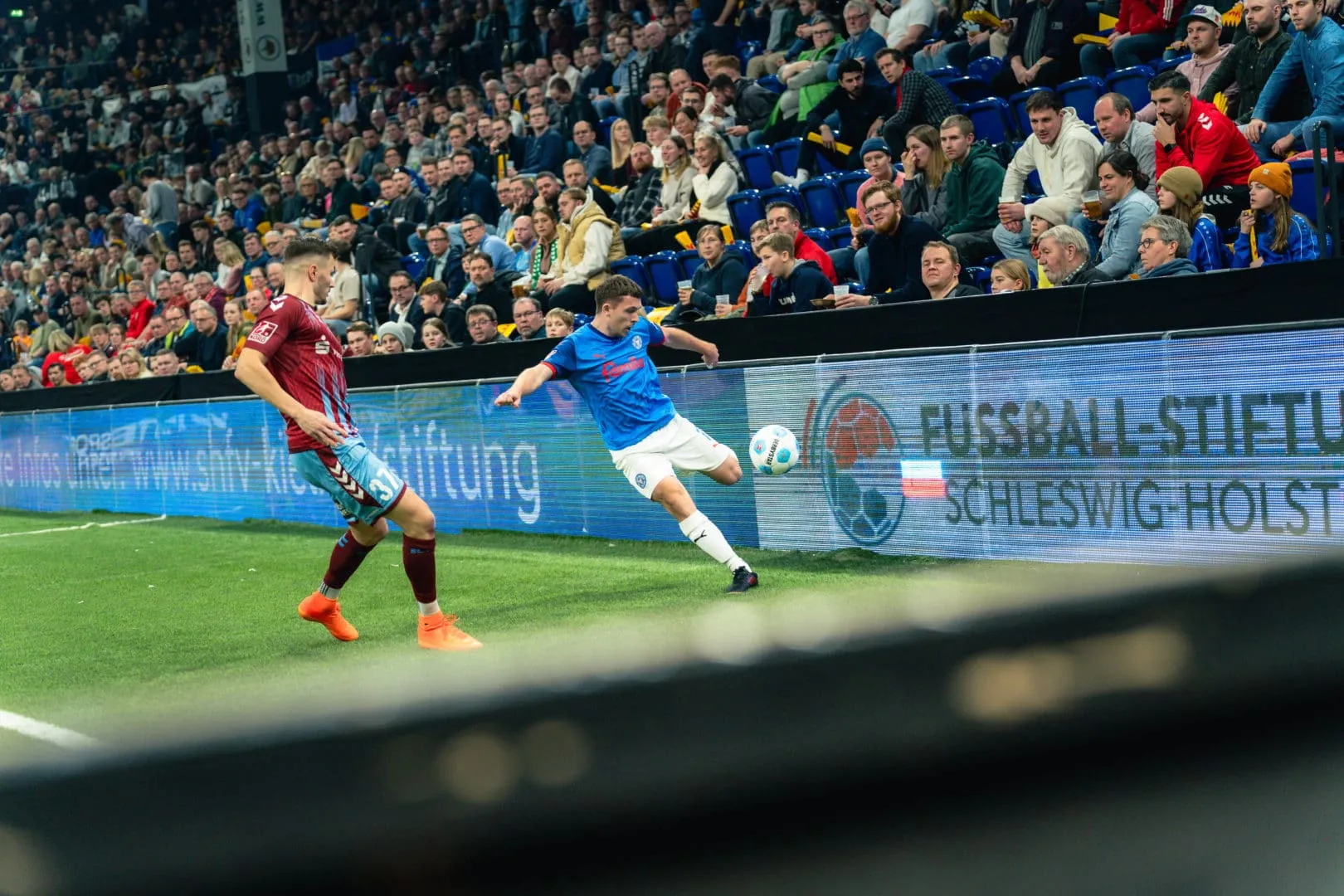 Matthew Meier von Holstein Kiel U23 bejubelt sein Tor gegen SC Weiche Flensburg 08