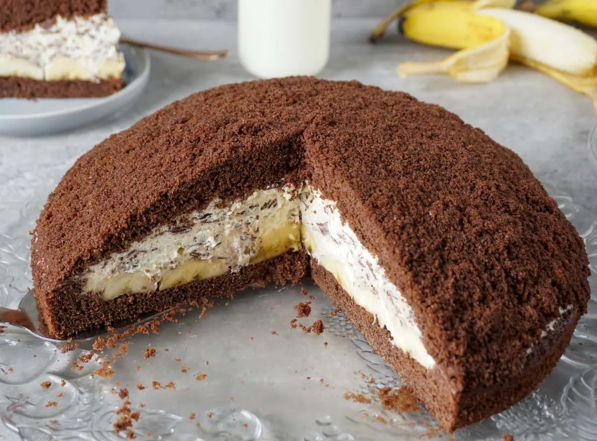 Maulwurfkuchen mit Banane als beliebte Kindergeburtstagstorte