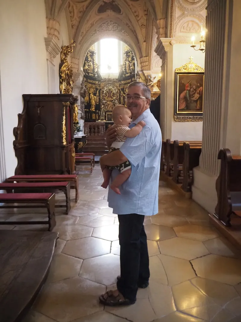 … mein Papa lässt mit meinem jüngsten Sohn grüßen: Baby Levin in Stiftskirche Seitenstetten ganz groß!