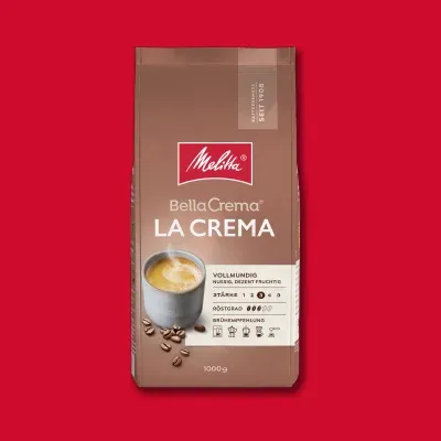 Melitta BellaCrema La Crema Kaffeepackung auf rotem Hintergrund mit Geschmacksnoten
