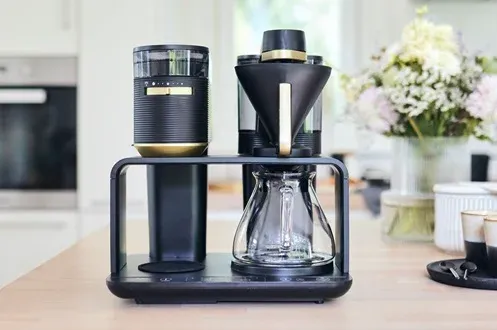 Melitta Epos Kaffeemaschine beim Aufbrühen, hochwertige Handaufguss-Technologie