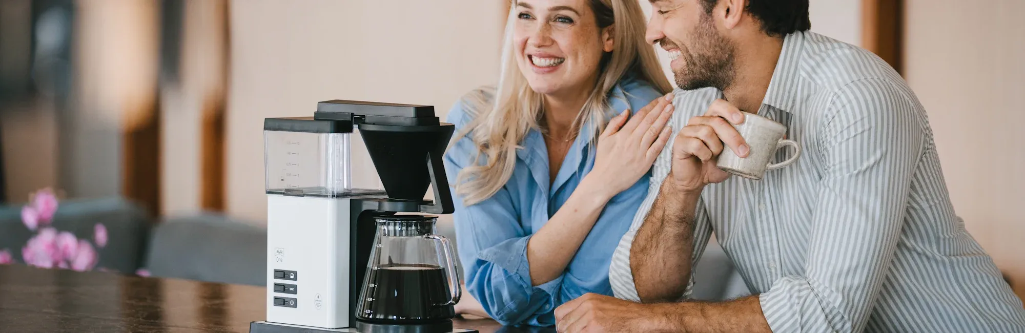 Melitta One Filterkaffeemaschine in Cremeweiß, minimalistisches Design für puren Kaffeegenuss