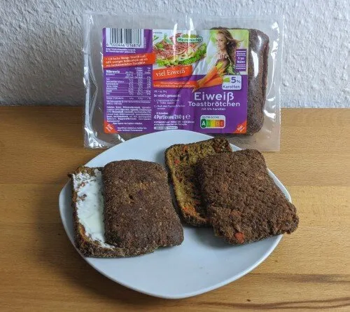 Mestemacher Eiweiß-Toastbrötchen mit Karotten bei Edeka und Rewe im Test
