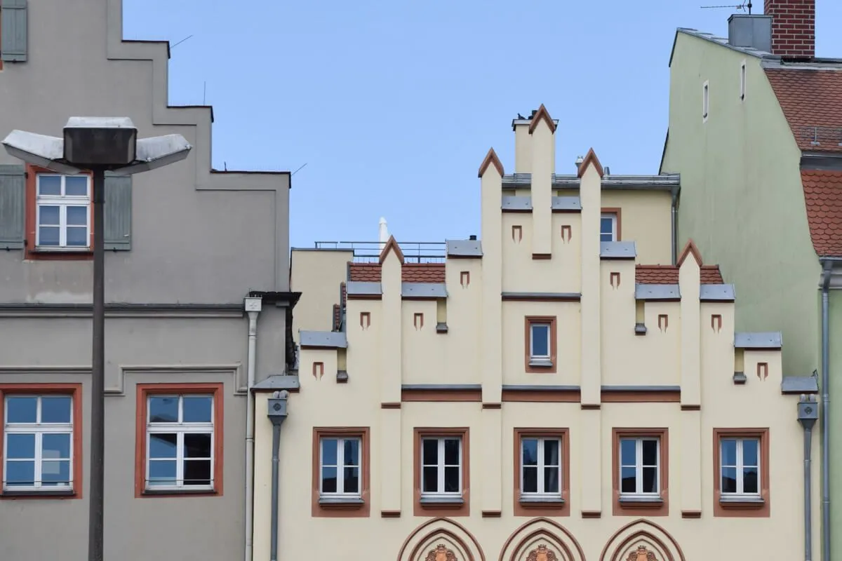 Mittelalterliches Erbe: Gotische Giebel prägen das Stadtbild von Regensburg