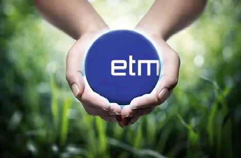 Moderne Fertigungsanlagen bei etm, die innovative Technologien für Qualität und Umweltfreundlichkeit im Bereich CO2-Reduzierung zeigen