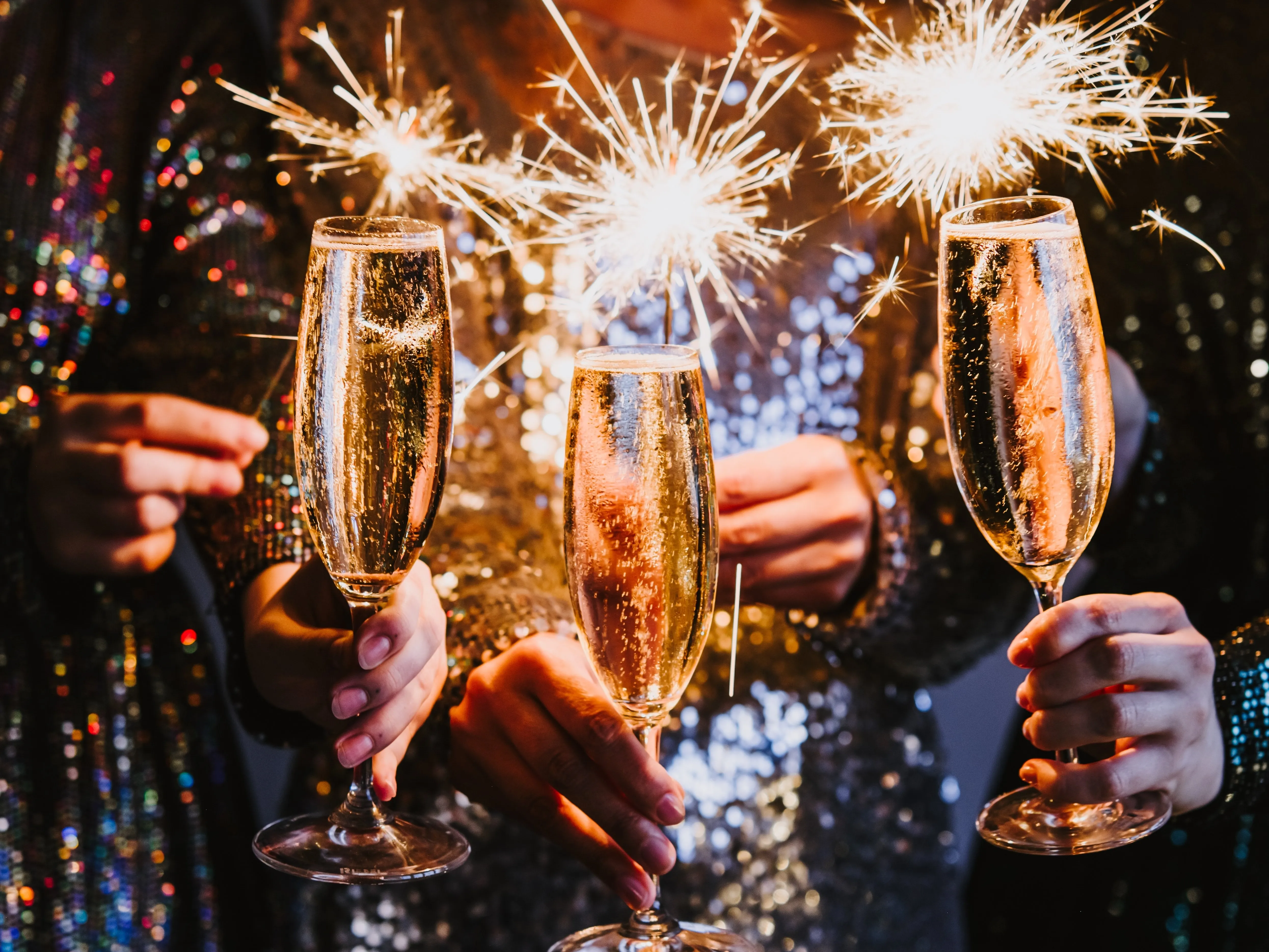Modernes Hotelfoyer mit stilvoller Beleuchtung in Aachen