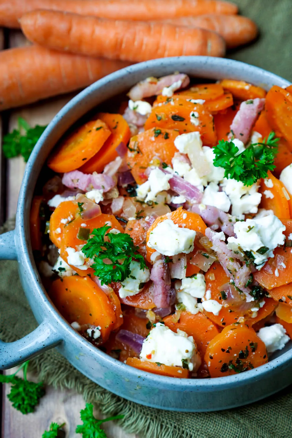 Möhrenauflauf mit Feta und Speck, ein einfaches und beliebtes Kinderrezept