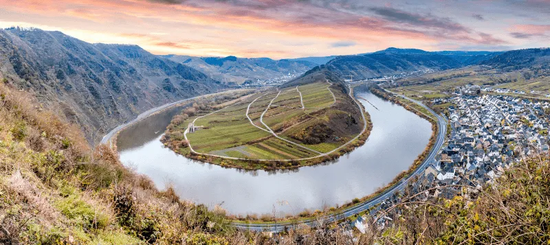 Moselschleife bei Kröv - Sinnbild für die Weinregion