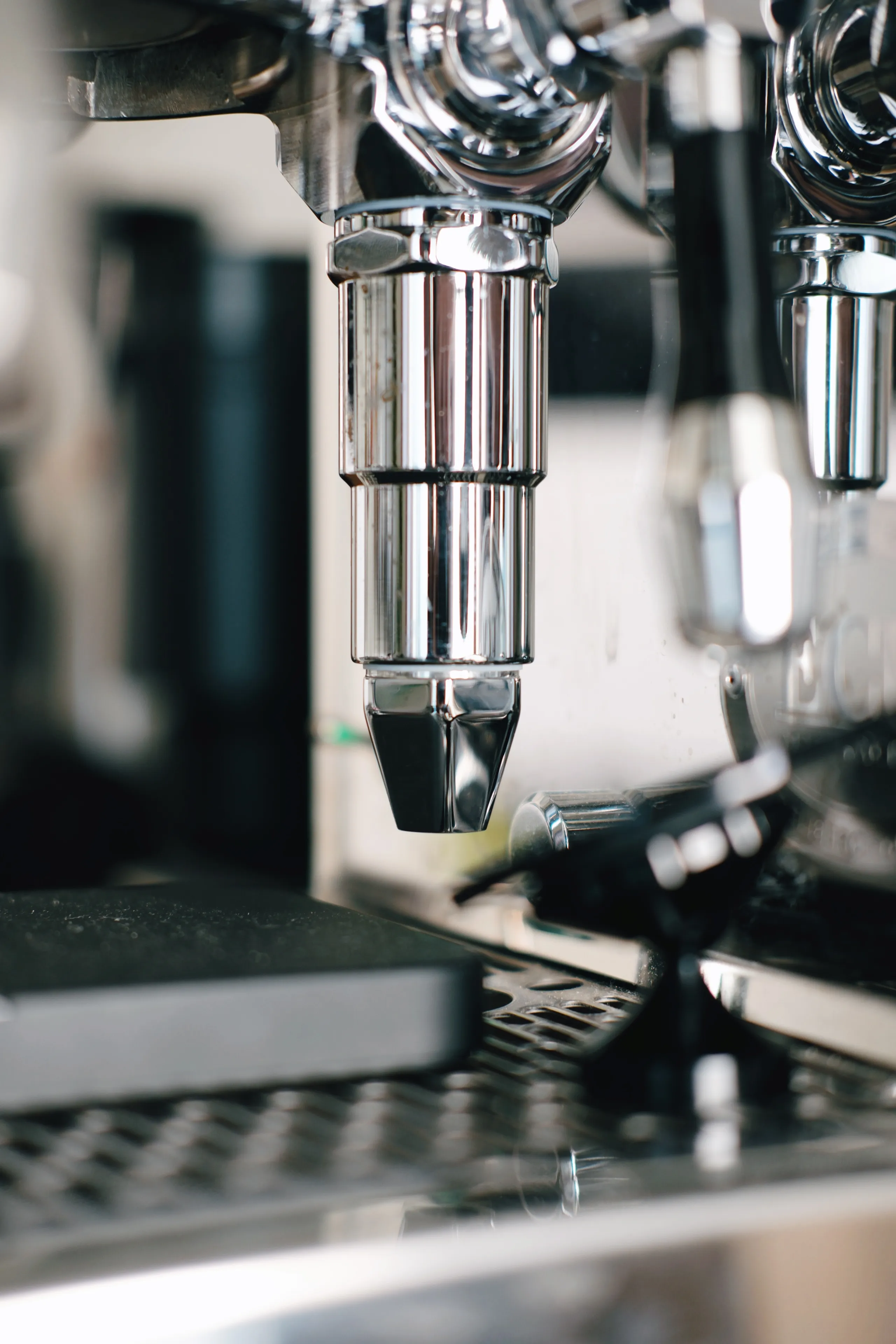 Nahaufnahme der E61 Brühgruppe einer ECM Espressomaschine