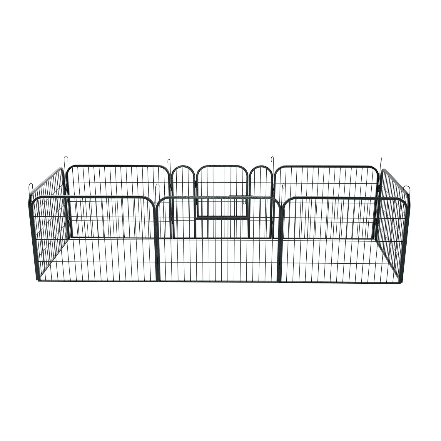 Nahaufnahme einer verriegelbaren Tür eines Welpenauslaufs, die Sicherheit und einfachen Zugang zeigt