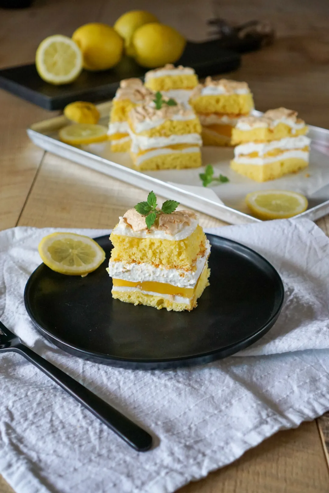 Nahaufnahme von fruchtigen Zitronenschnitten