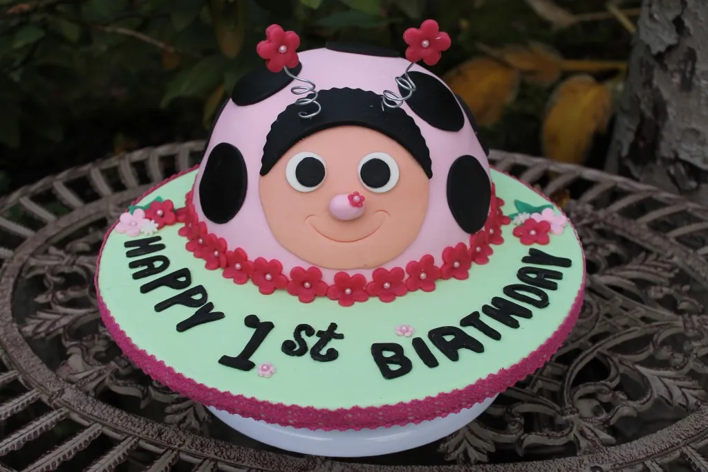 Niedliche Füßchen-Kekse, eine originelle Idee für kleine Tauf- oder Geburtstagsgeschenke.