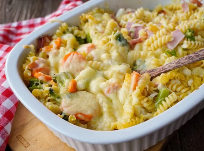 Nudelauflauf mit Gemüse als ideales Gericht zum Vorkochen für zwei Tage