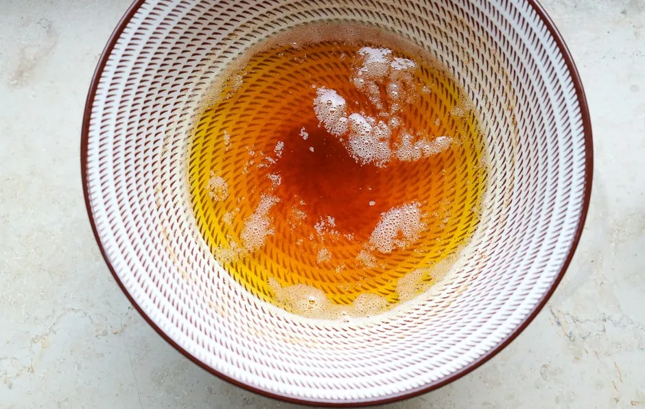 Nussbutter in einer Schüssel.