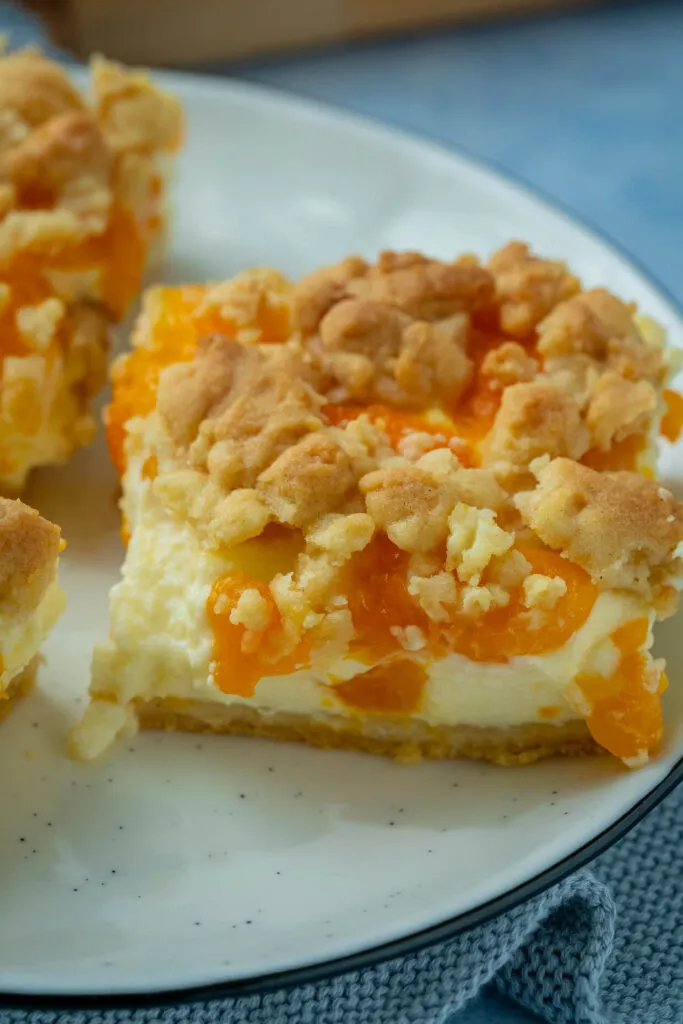 Omas einfacher Quark Streuselkuchen mit Mandarinen