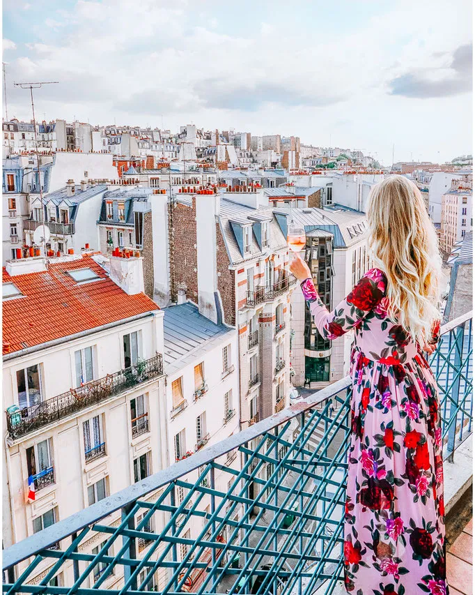Ostern Reisetipps: Eiffelturm in Paris bei Sonnenuntergang