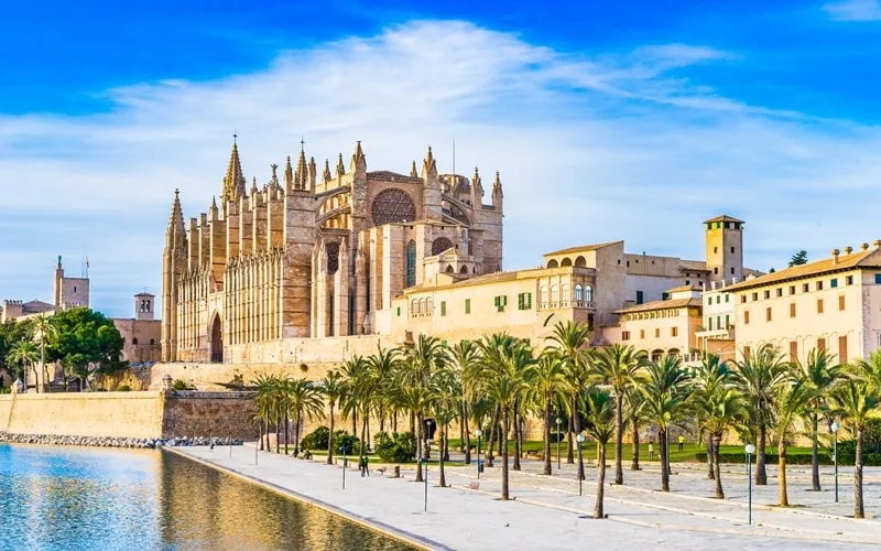Palma de Mallorca mit Kathedrale und Hafen