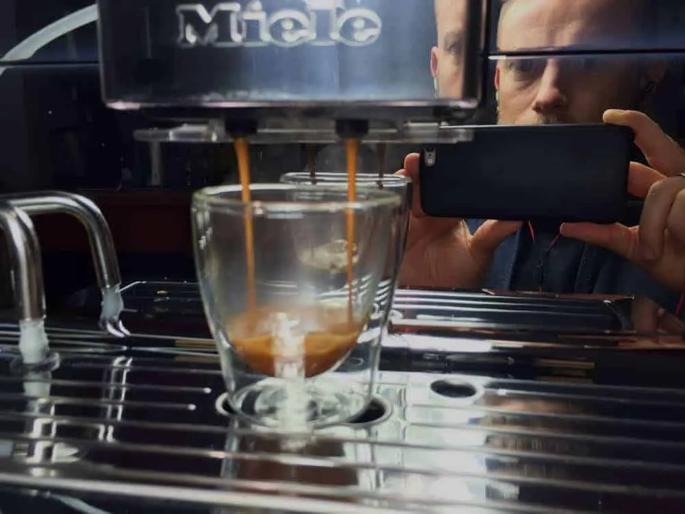 Perfekter Espressobezug aus dem Miele CM 7500 Kaffeevollautomat: Qualität, die den Preis rechtfertigt?