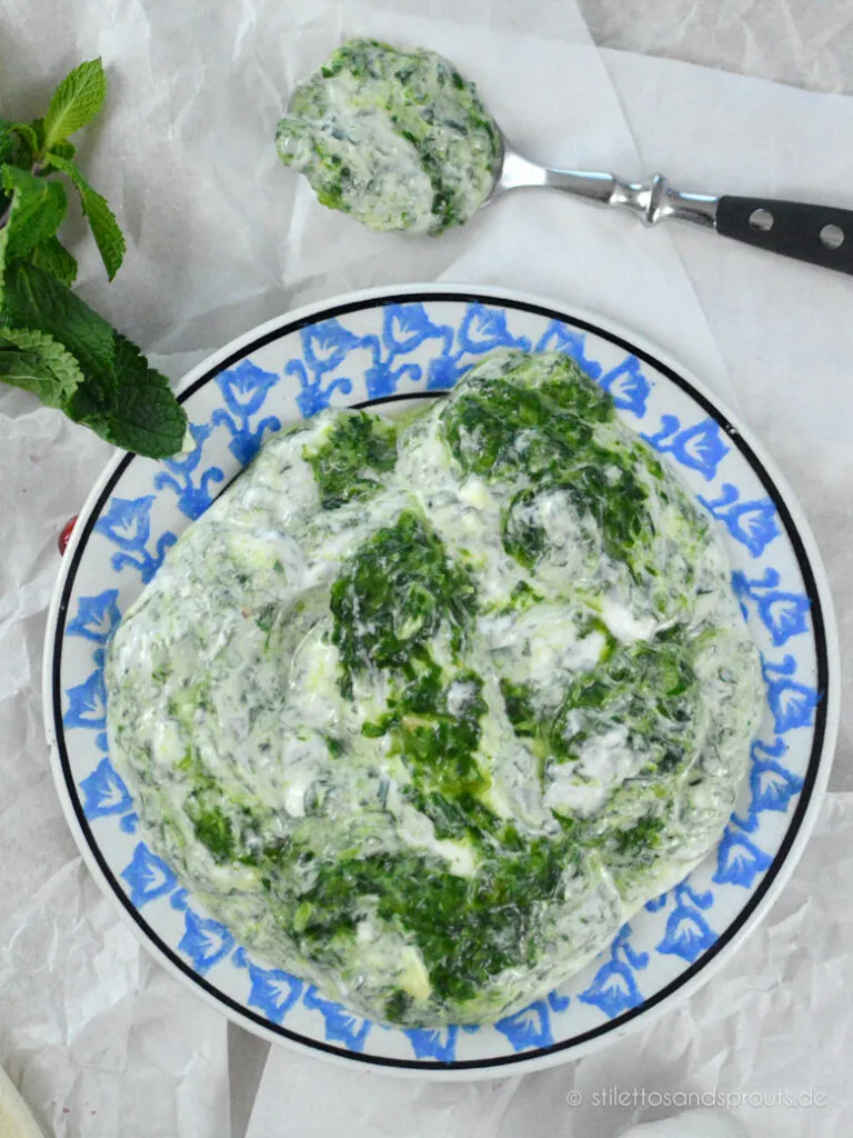 Persischer Spinatjoghurt