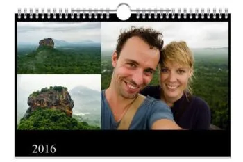 Personalisierter Kalender als sentimentales Reisegeschenk mit eigenen Reisefotos