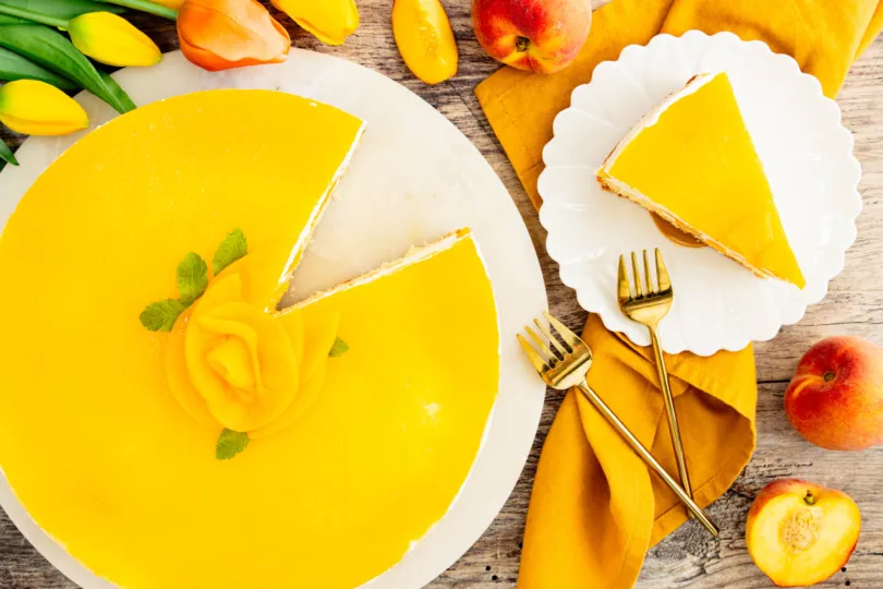 Pfirsich Joghurt Sahne Torte in der Springform