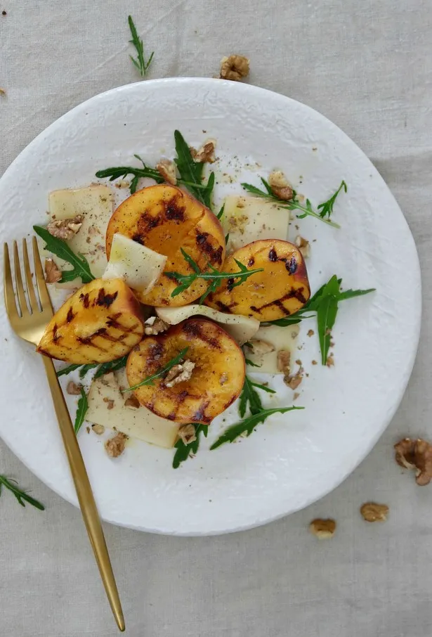 Pfirsich-Taleggio-Salat