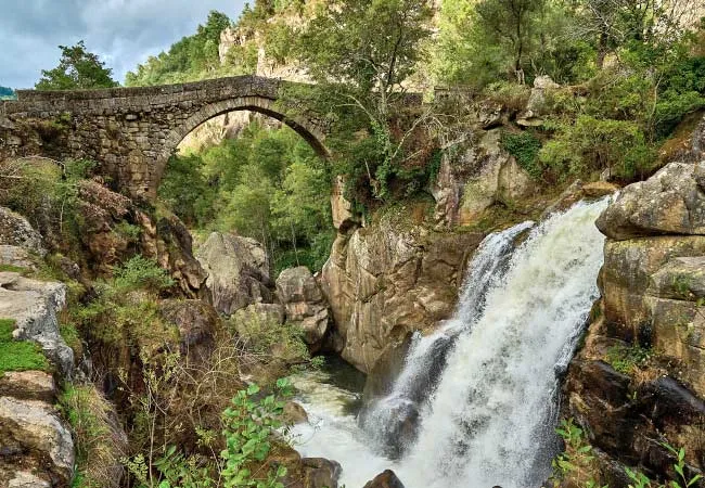 Ponte Mizarela bridge Parque Nacional da Peneda-Gerês