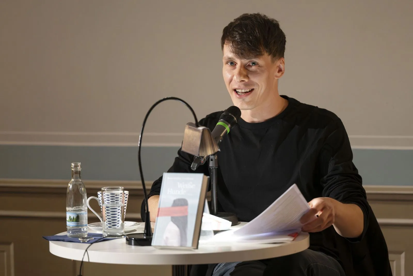 Porträt von René Müller-Ferchland, dem Autor des Romans "Weiße Hunde", aufgenommen für die Herbstlese.