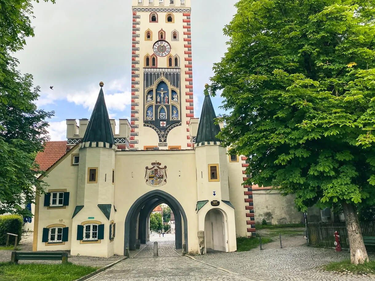 Prächtiges Tor: Das Bayertor in Landsberg am Lech, ein Meisterwerk spätgotischer Architektur