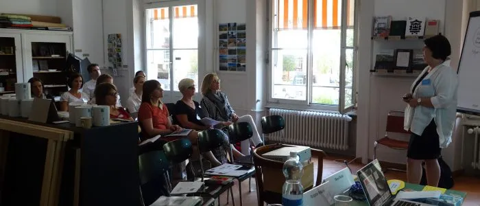 Publikum bei der Schweizer Plattform Bildung 2030, aufmerksam den Vorträgen folgend