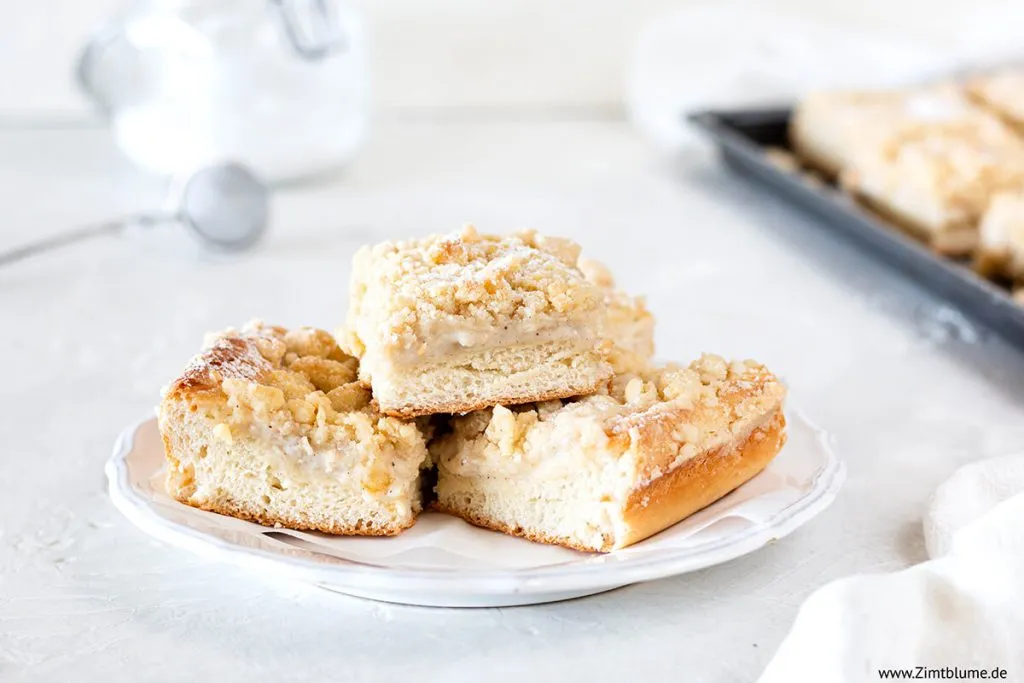 Puddingkuchen: Streuselkuchen mit Hefeteig