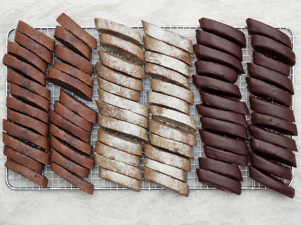 Pulsnitzer Pfefferkuchen mit Zuckerguss und Schokoladenglasur