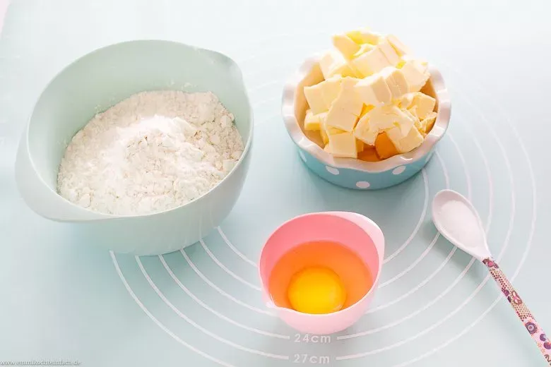 Quicheteig Zutaten - salziger Mürbeteig ganz einfach- www.emmikochteinfach.de