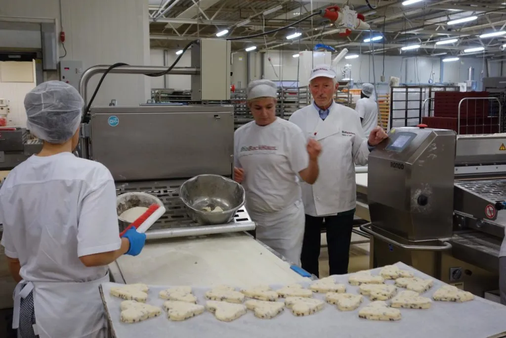 Regale voller Bio-Backwaren